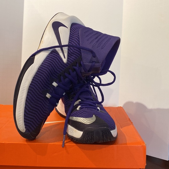 Nike basketball shoes - Picture 4 of 4